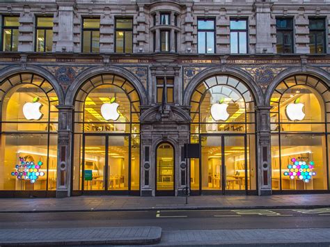 Earth Day Apple Turns Stores Green Pledges To Clean Up Manufacturing