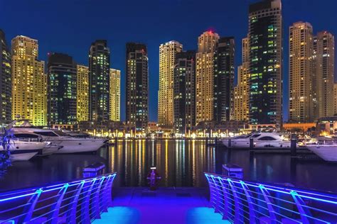 图片素材 天际线 摩天大楼 市容 市中心 黄昏 晚间 反射 照亮 阿联酋 海湾 都会 共管公寓 朱美拉 迪拜码头