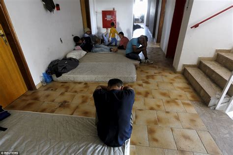 Inside Kos Hotel Where Hundreds Of Migrants Fleeing Isis Are Bedding Down Daily Mail Online