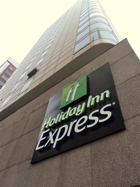 Holiday Inn Express Denver Downtown 3 Reviews 401 17th Street