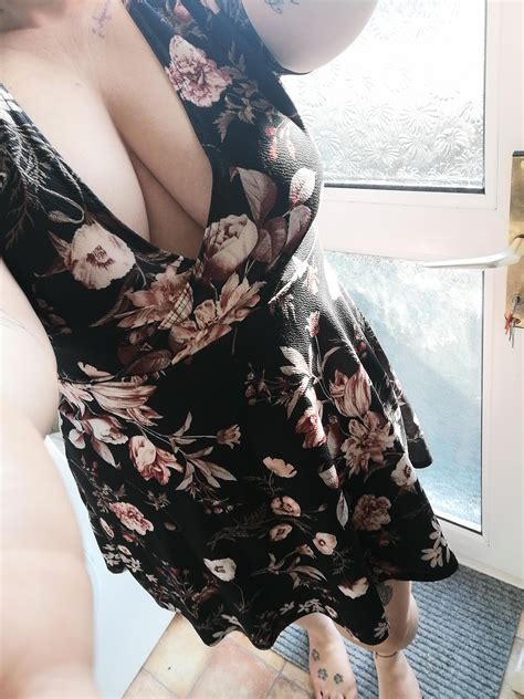 Is This Too Much Boobage For Errands Scrolller