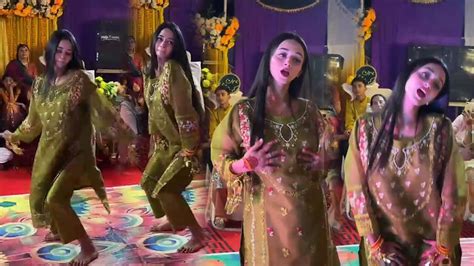 Mera Dil Ye Pukare Aaja Ayesha Mano Full Video Pakistani Girl Dance Bheega Bheega Hai