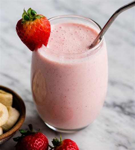 Strawberry Banana Smoothie Recipe With Yogurt Recipe Loving