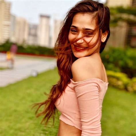 Sara Khan Birthday Special 10 Bold And Beautiful Pictures Of Bigg Boss