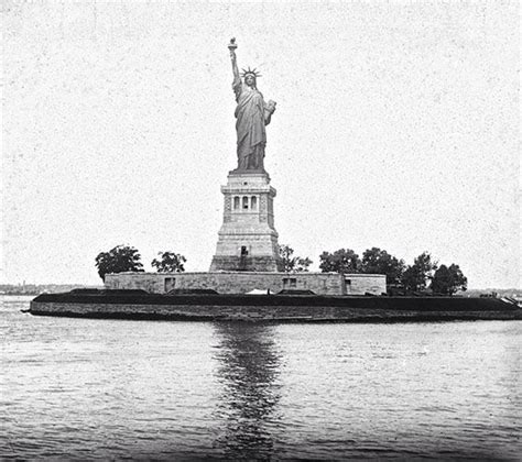 1886 Liberty Island Statue Of Liberty Statue Early Photos