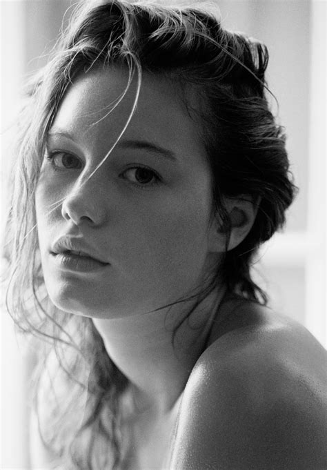 Celebrity Models Nude Camille Rowe