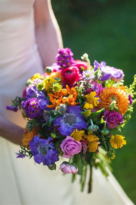 Wrapped up in style and made to wow! 100 Stunning Bouquet Bridal Ideas with Purple Colors ...