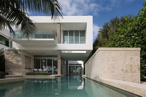 Dramatic Miami Residence Offers Luxury Draped In Coastal Beauty