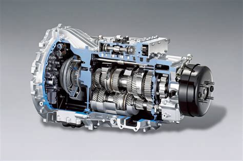Daimler Offers The First Dual Clutch Transmission On A Truck