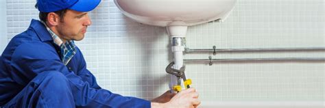 Expect to pay an additional $25 to $75 per hour for a master plumber. 2018 Plumbing Prices and Costs in the UK