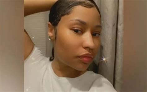 Nicki Minaj Surpreende F S Ao Aparecer Sem Maquiagem E Com Seu Cabelo