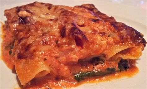Cannelloni met Ricotta spinazie en tomatensaus