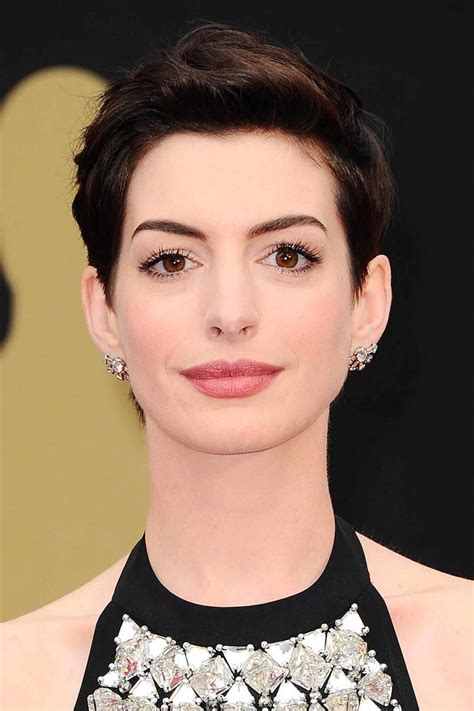 Anne Hathaway Look Book Short Hair Styles Angelina Jolie Short Hair