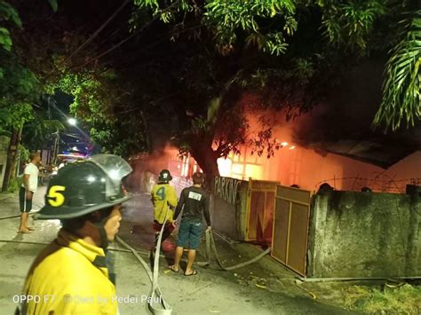 Sunday Dawn Fire Burns Old House In Brgy Basak San Nicolas Cebu City