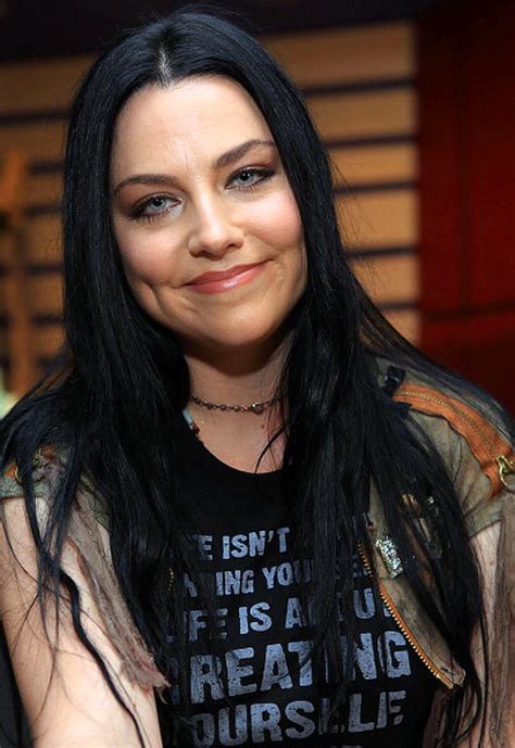 Evanescence Singer Amy Lee Is Pregnant Tv Guide