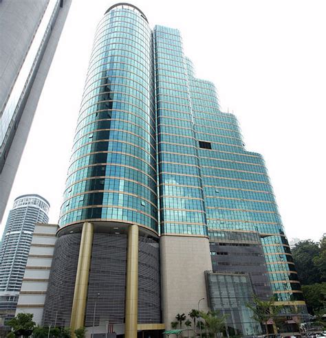 Yol, wisma danimarka'yı ve petronas i̇kiz kulelerini geçerek doğuya doğru devam ediyor , elçilik. Sunway Tower (Jalan Ampang), KL | Office Space for Rent ...