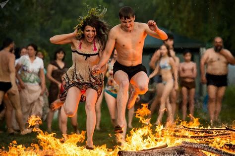 Обычаи и ритуалы праздника ивана купалы. Когда Иван Купала в 2020 году, какого числа, традиции ...