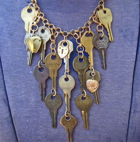 10 Crafts With Old Keys