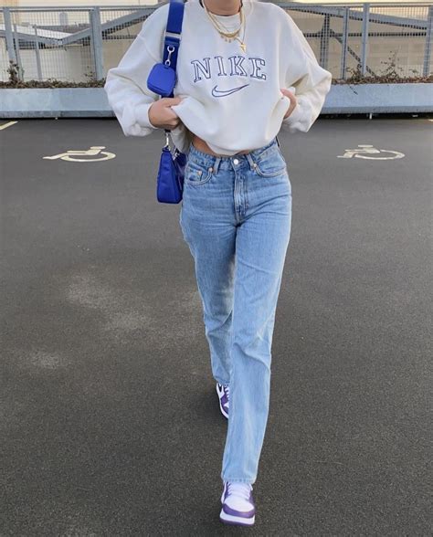 Vintage Nike Sweatshirt Baggy Jeans Aesthetic Outfit Amandampn