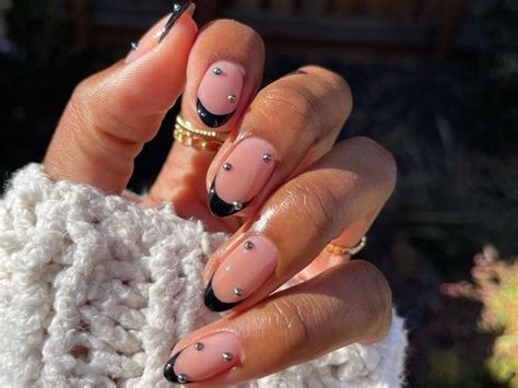 17 Black French Tip Manicures To Bring The Goth Revival Trend To Your