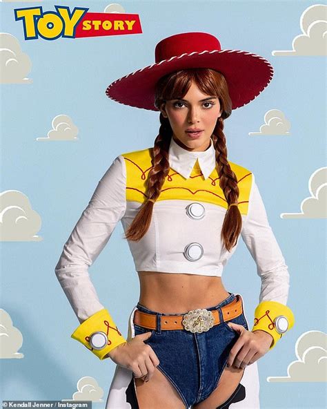 sunday 30 october 2022 09 13 am kendall jenner transforms into jessie from toystory for