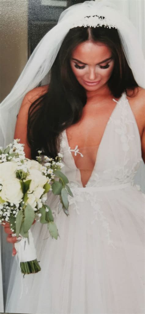 You can now design your dream wedding dress online. Anna Georgina Roxy Wedding Dress - Sell My Wedding Dress ...