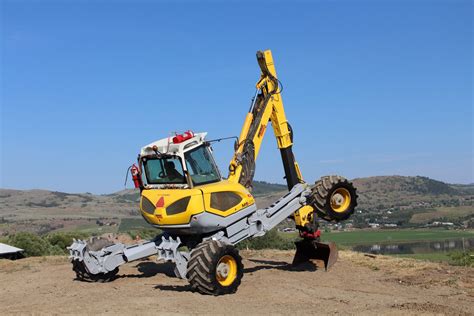 The New Spider Excavator Is An All Terrain Vehicle