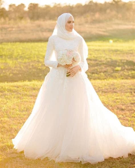 Pin By Reham Shendy On Dresses Muslimah Wedding Muslim Wedding Dress