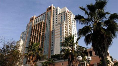 Jeff Vinik Believed To Be Buyer Looking At Tampas Marriott Waterside