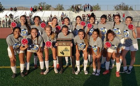Elsinore Girls Soccer Team Beats Canyon Springs To Win First Cif Ss