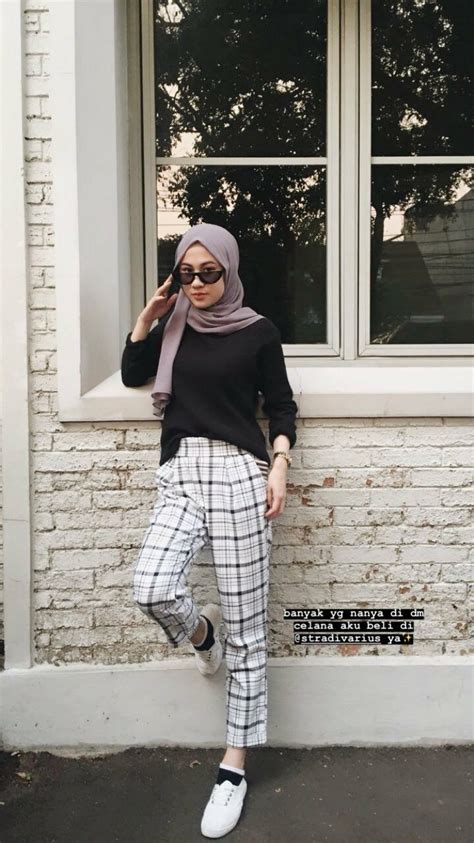 Busana hijab untuk ke pantai lebih simple seperti penampilan fotografer firaa assagaf saat mengunjungi bali. public health and & health psychology - I'm a girl writing ...