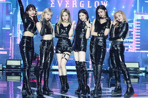 Everglow Official On Twitter 📮everglow Post Everglow 7782x 7829 Showcase Behind가