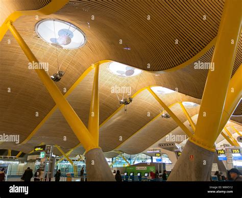 Barajas Airport Richard Rogers Hi Res Stock Photography And Images Alamy