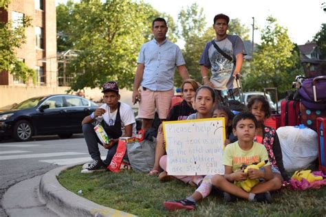 Migrant Families Say Rogers Park Motel Paid By City Of Chicago Kicked Them Out After Missing