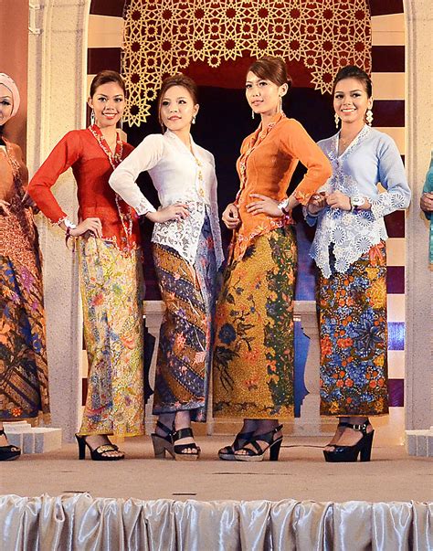 indonesian skirt the famous indonesian sarong