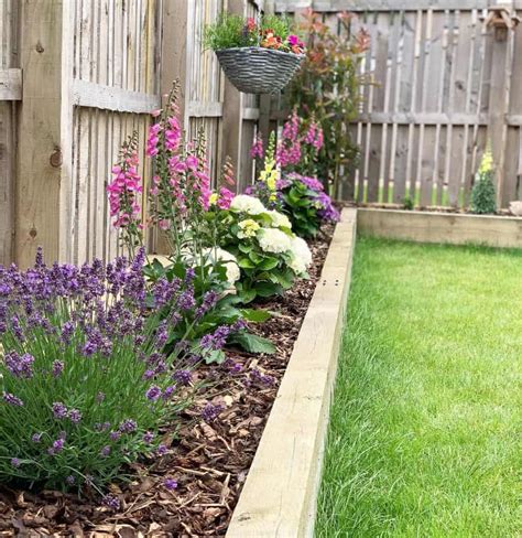 Small Garden Fence For Flower Bed Garden Design