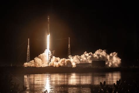 Spacexs Falcon 9 Launches Powerful Telecom Satellite Into Orbit