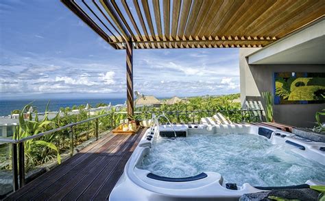 Hotel dengan Jacuzzi Outdoor di Bali, Berendam Sambil Menikmati