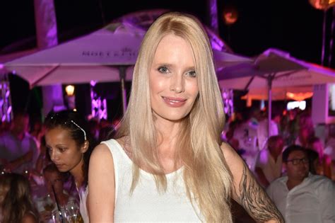 Das neue jahr startet bei mirja du mont, 41, scheinbar mit einem knall! Mirja du Mont: Durch eine TV-Show rettete sie einem Fan ...