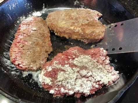 Place flour in a shallow dish. Oven Bake Cube Steak | Recipe | Cube steak, Cube steak ...