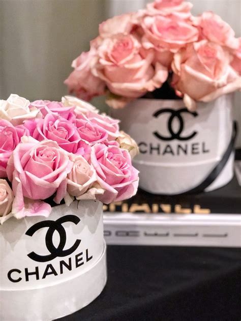 This 18th birthday recreates the coco chanel store in paris! Coco Chanel Birthday Party Decoration Themes Ideas ...