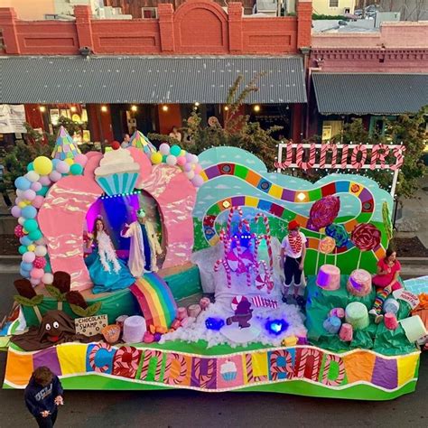 Pin By Mary Linch On Candy Land Christmas Parade Floats Parade Float