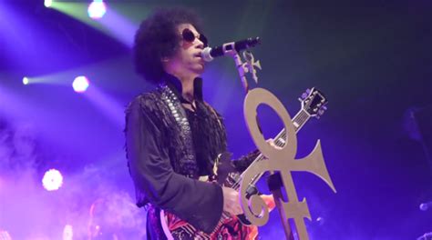 Video Prince Performs Lets Go Crazy In England