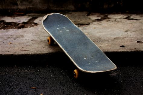Gray And Black Skateboard · Free Stock Photo