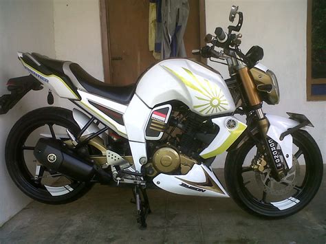 Modifikasi byson sederhana street fighter fi touring full fairing ceper