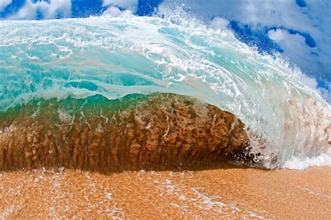 Hawaiis Spectacular Ocean Waves In Pictures Us News The Guardian