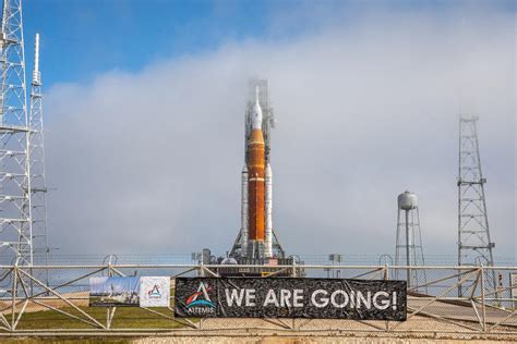 Photos Of Nasa Sls Rocket In Launchpad Test Popular Science