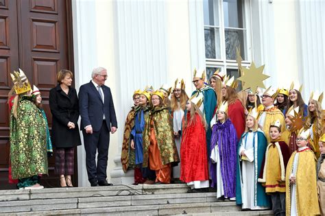 Hintergründe zu frank walter steinmeier. Bundespräsident Steinmeier: Sternsinger machen die Welt ...