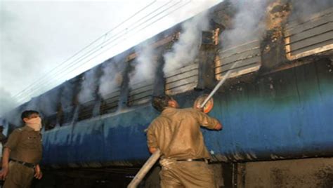 Live Death Toll Rises To 26 In Bangalore Nanded Express Fire Incident