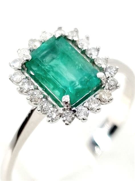 18 Kt White Gold Ring 140 Ct Emerald Diamonds Catawiki